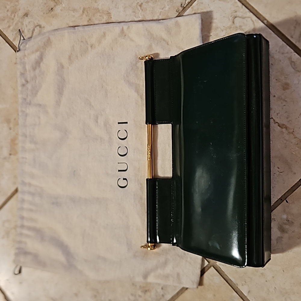 Vintage Gucci clutch in green